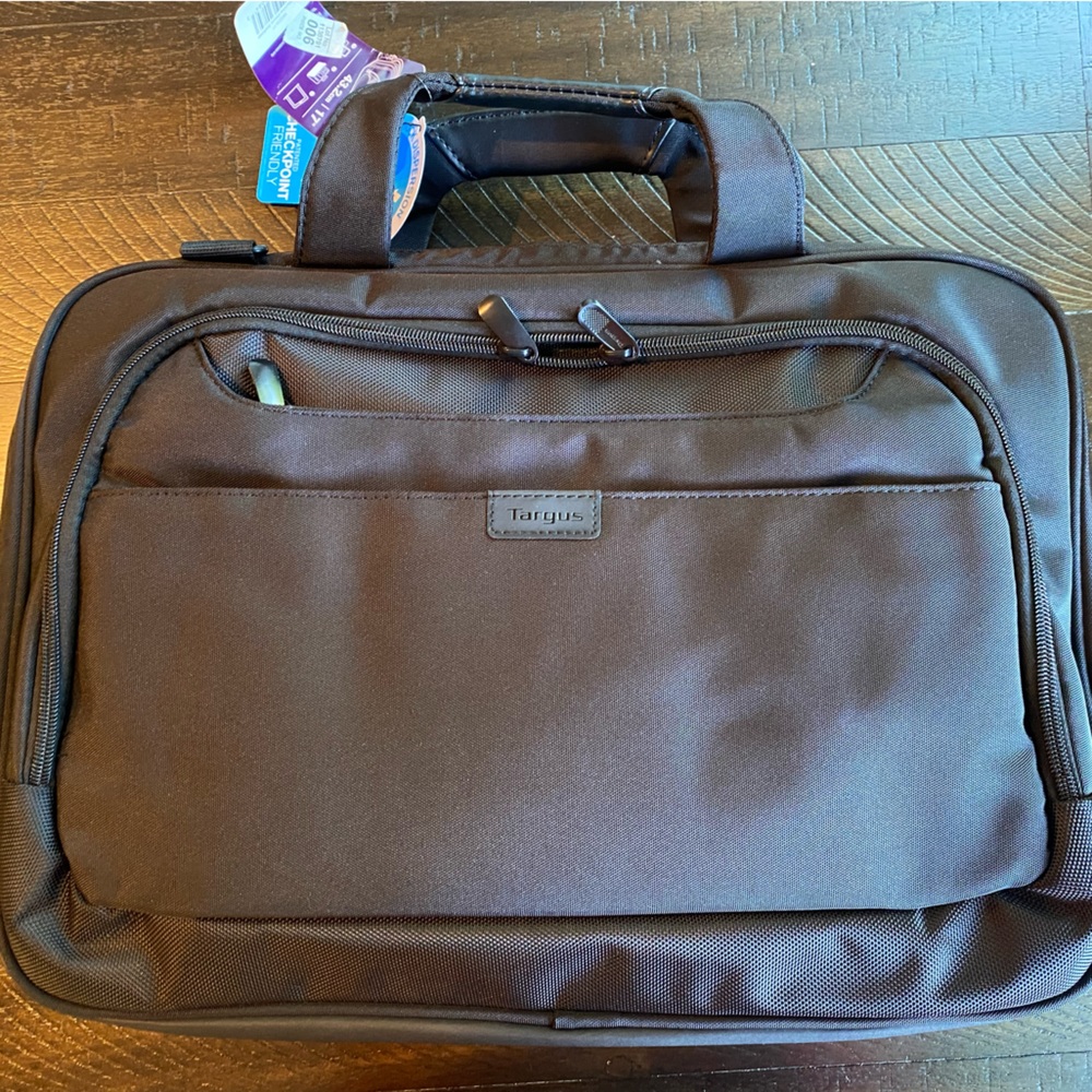 Targus Blacktop 17” Deluxe Laptop Case